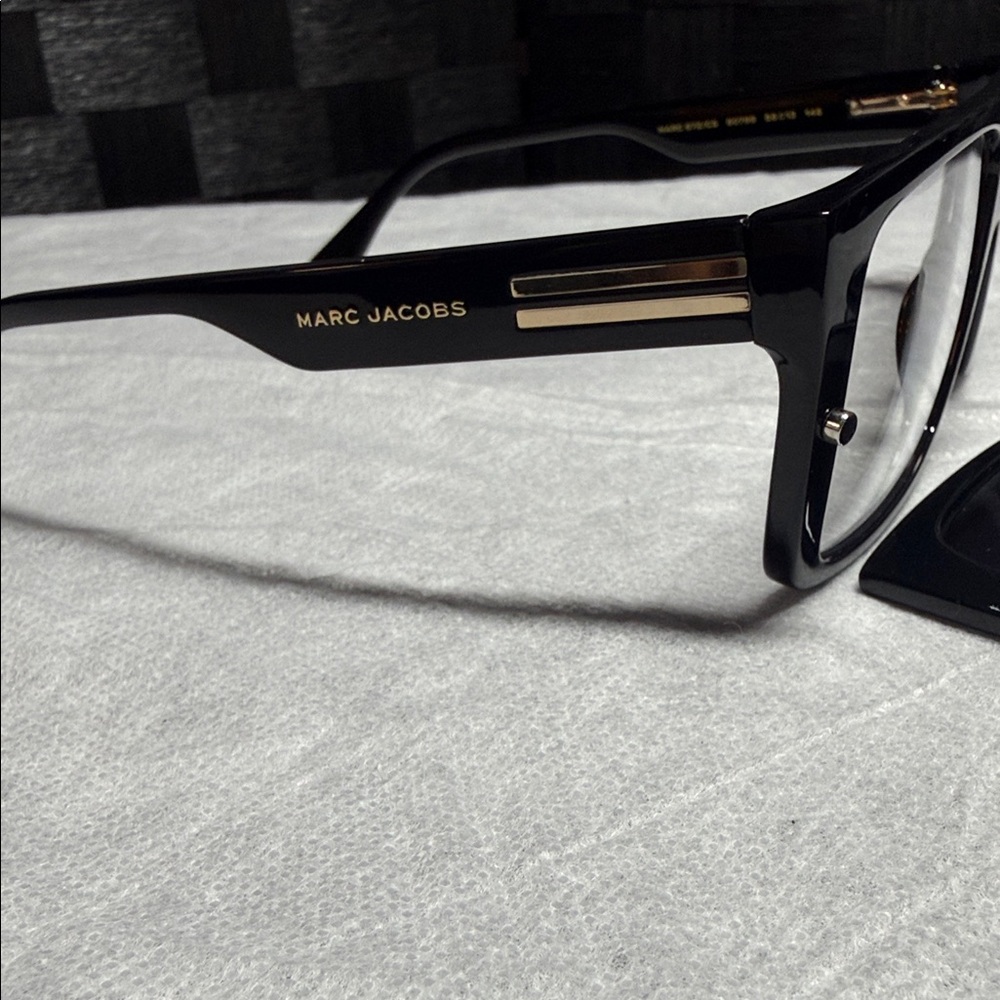 Marc Jacobs Classic Black Sunglasses 2 in 1s - Picture 4 of 8